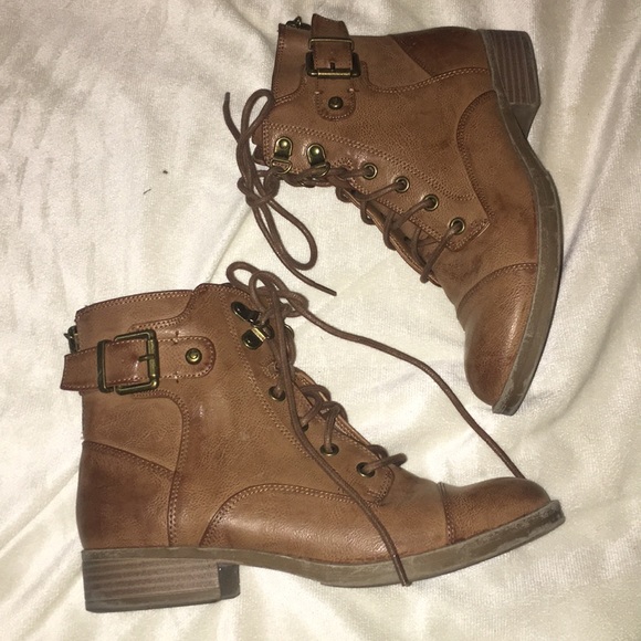 short lace up boots